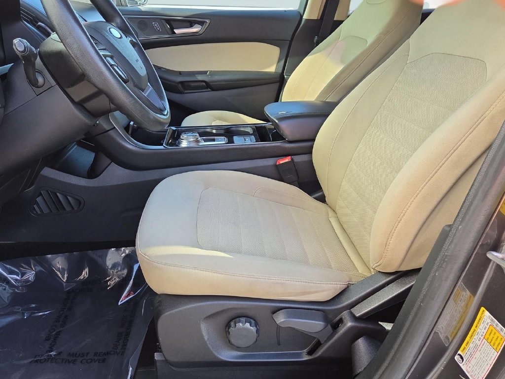 Used 2019 Ford Edge SE FWD image 15