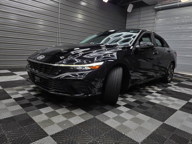 Used 2024 Hyundai Elantra Limited FWD image 41
