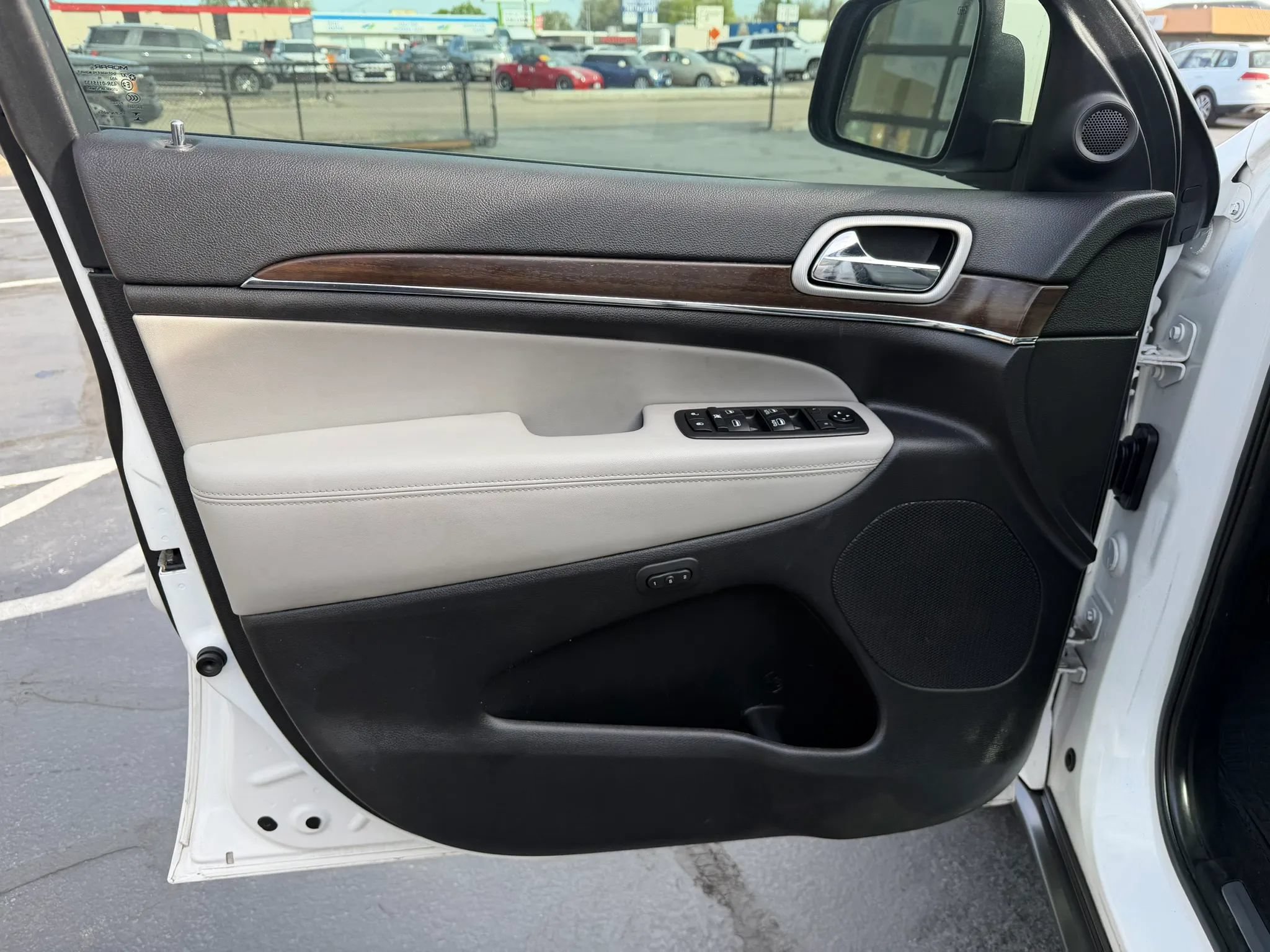 Used 2018 Jeep Grand Cherokee Limited RWD image 11