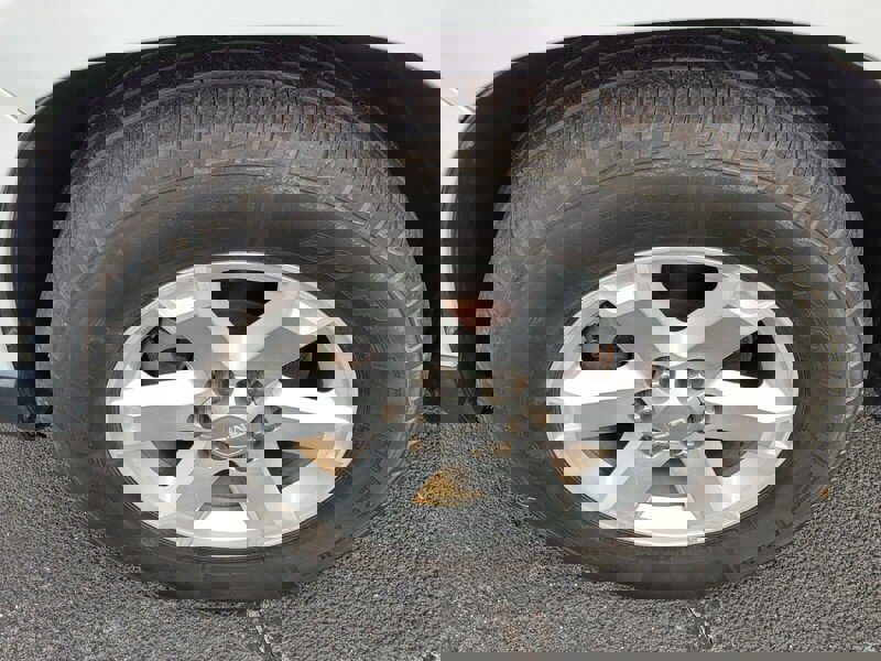 Used 2016 GMC Acadia SLE image 16