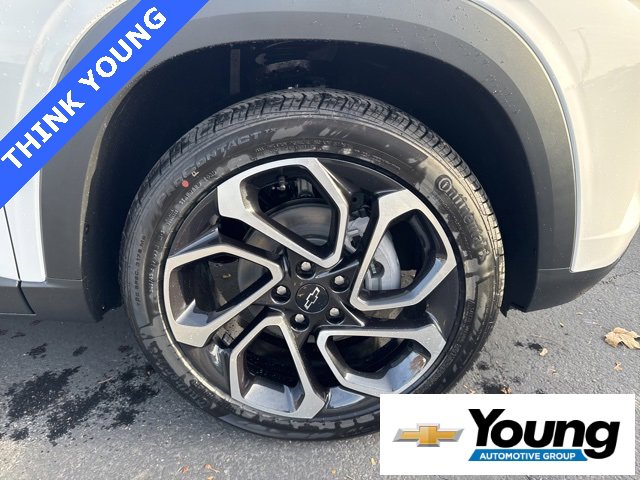 New 2026 Chevrolet Trax RS w/ Sunroof Package image 9