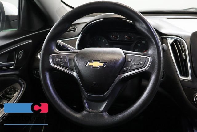 Used 2018 Chevrolet Malibu LT FWD image 14