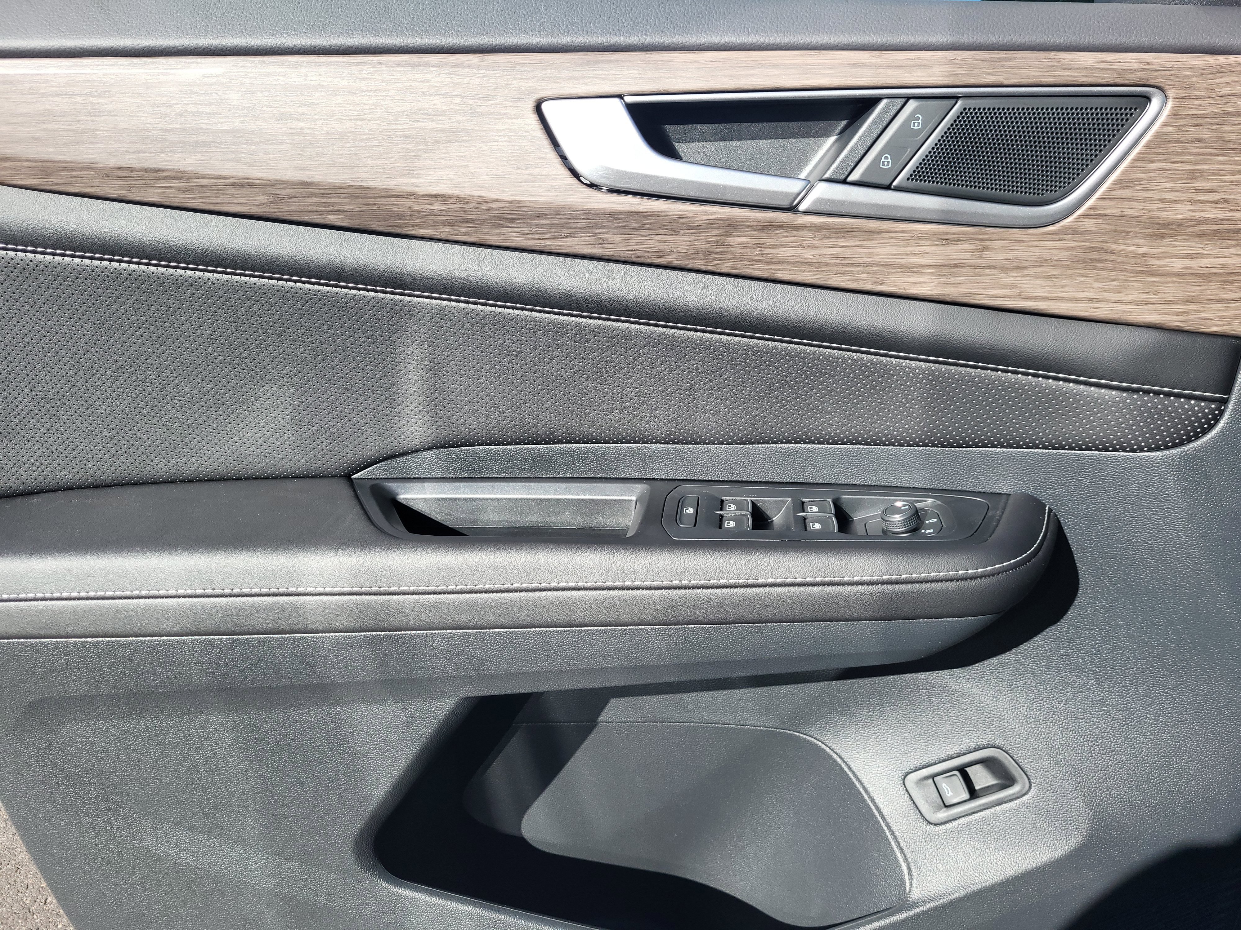 New 2026 Volkswagen Atlas SEL image 14