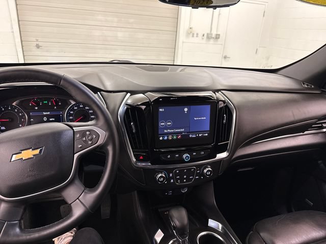 Used 2023 Chevrolet Traverse LT w/ LT Premium Package AWD/4WD image 12