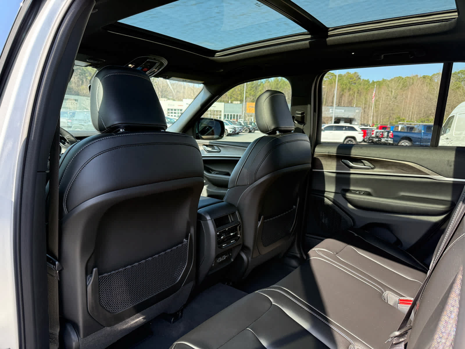 New 2025 Jeep Grand Cherokee Limited AWD/4WD image 27