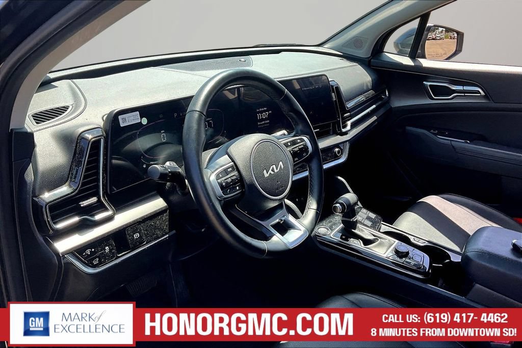 Used 2025 Kia Sportage EX w/ Premium Package FWD image 16
