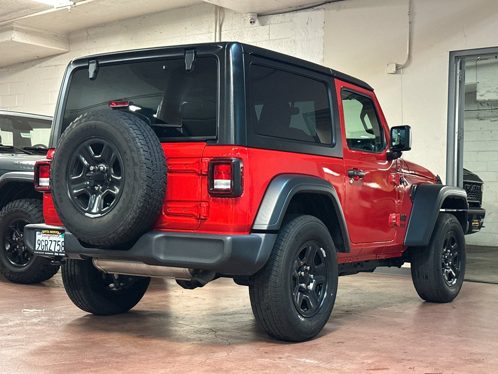 Certified 2021 Jeep Wrangler Sport AWD/4WD image 5