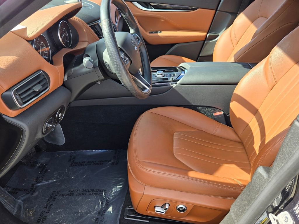 Used 2023 Maserati Levante GT image 10