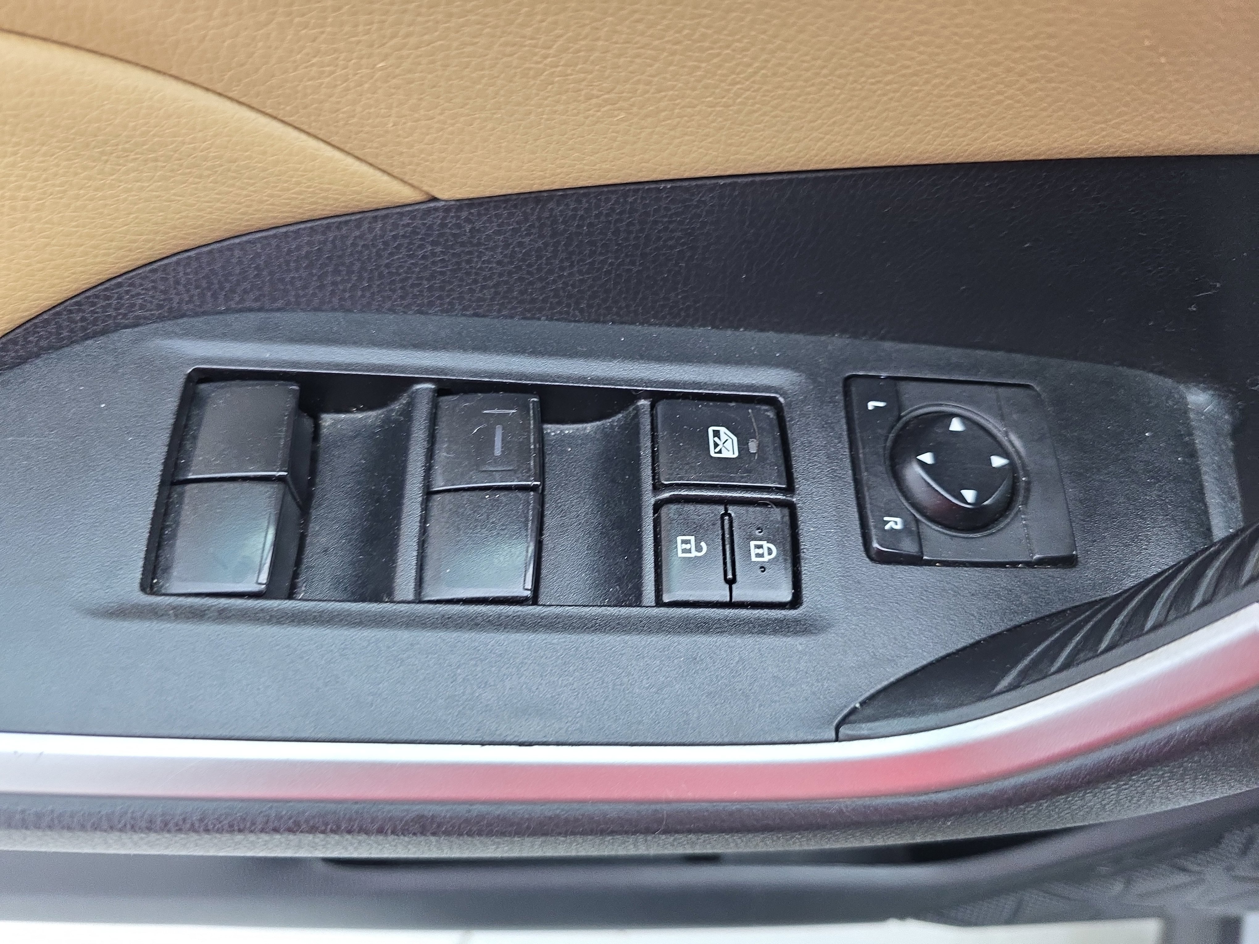 Used 2019 Toyota RAV4 XLE image 24
