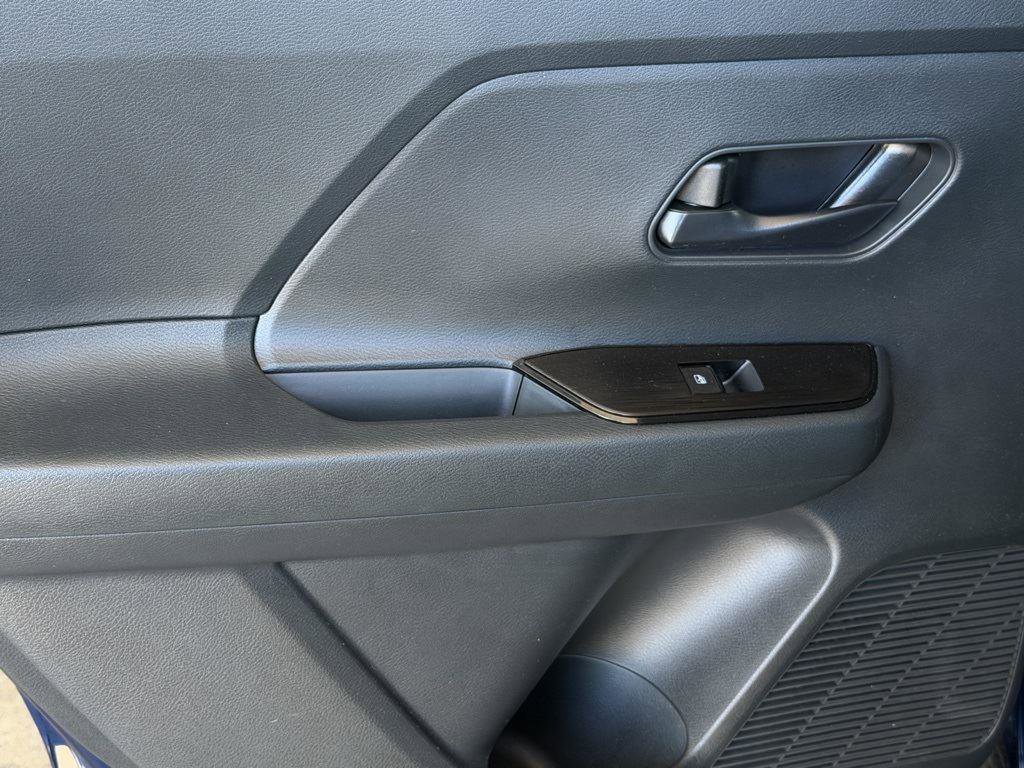 Used 2025 Nissan Kicks S image 8