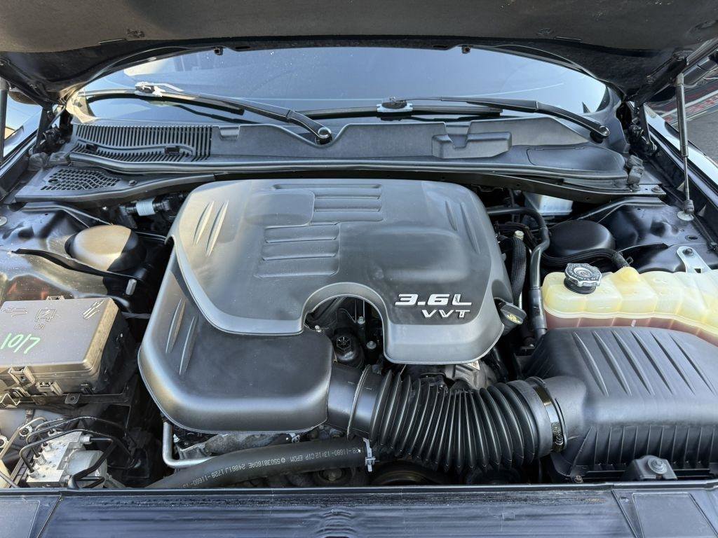 Used 2018 Dodge Challenger SXT RWD image 19