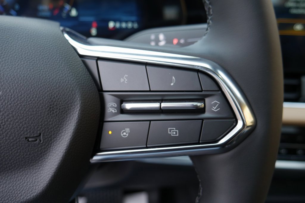 New 2026 Chevrolet Equinox ACTIV w/ Convenience Package III image 14