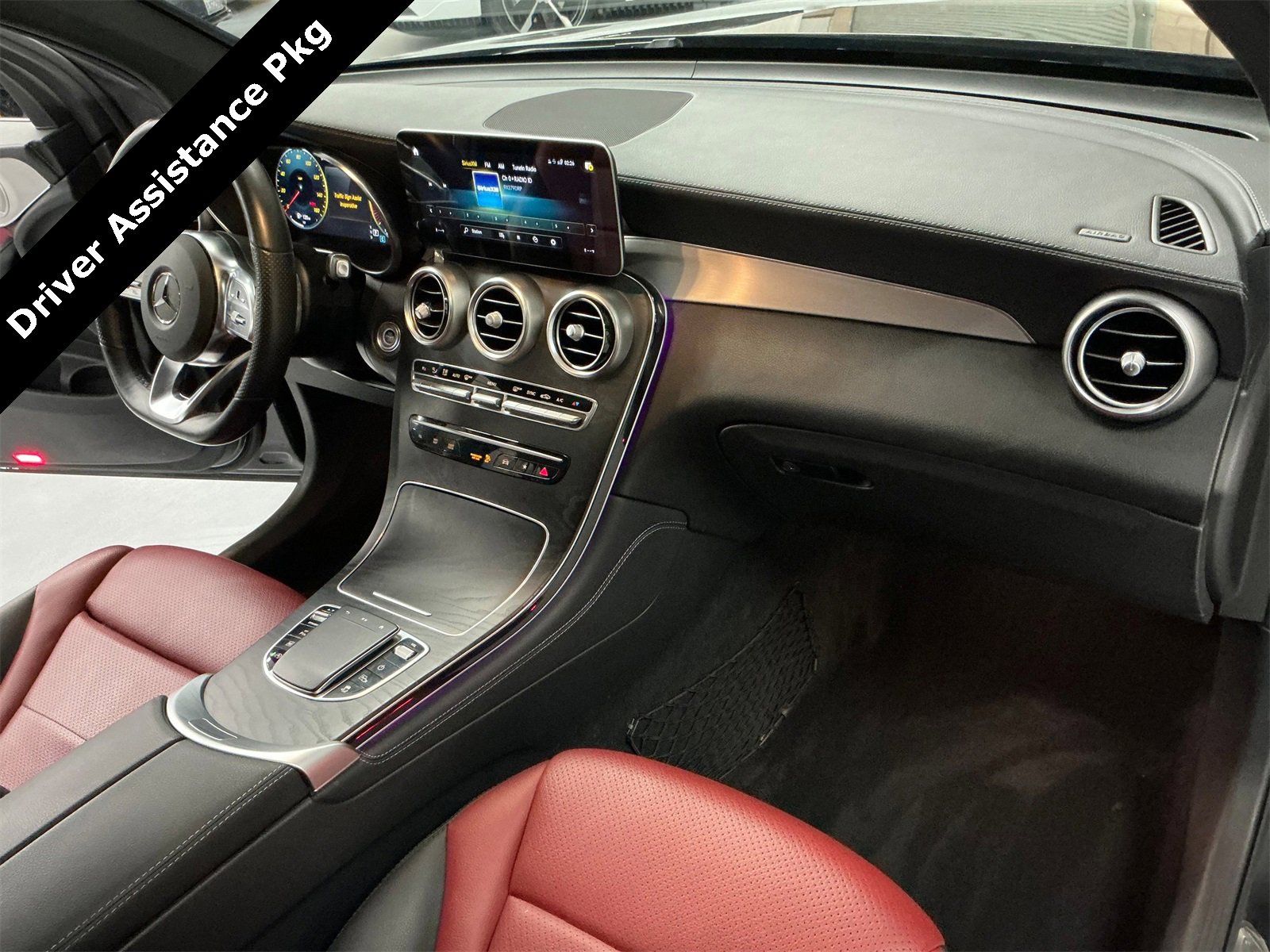 Used 2020 Mercedes-Benz GLC 300 4MATIC Coupe image 31