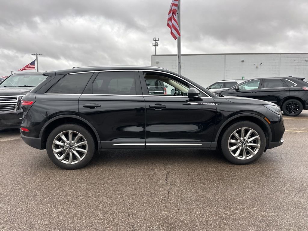 Used 2022 Lincoln Corsair AWD w/ Premium Package image 5