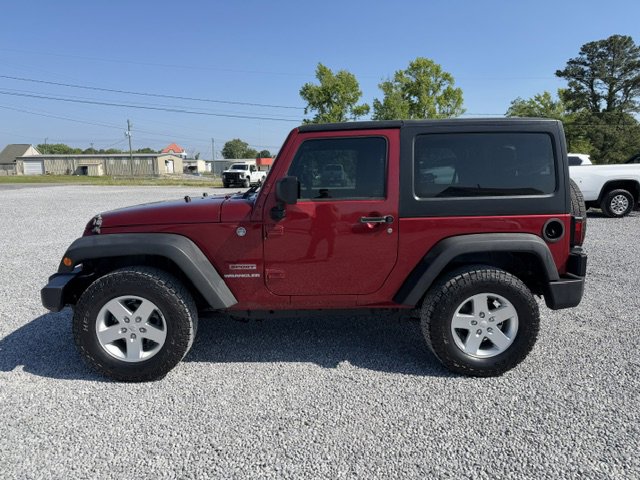Used 2013 Jeep Wrangler Sport AWD/4WD image 4