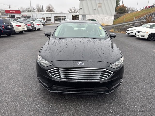Used 2018 Ford Fusion SE w/ Fusion SE Technology Package image 3