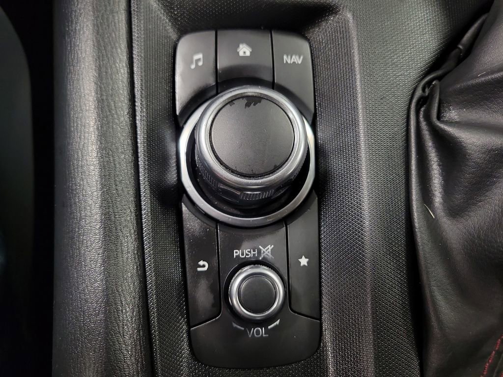 Used 2019 MAZDA MX-5 Miata Sport image 18