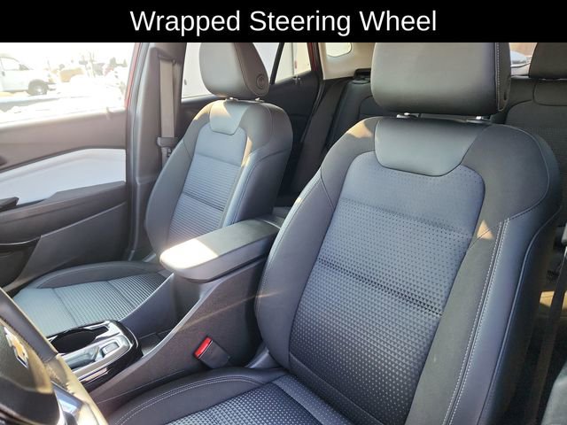 Used 2025 Chevrolet Trax LT w/ LT Convenience Package image 21