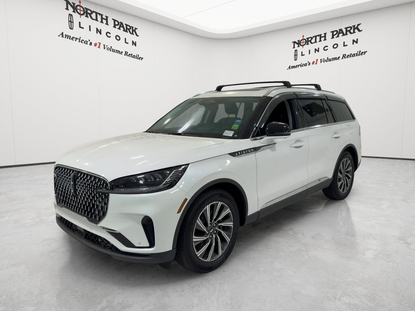 Used 2026 Lincoln Aviator 2WD image 1