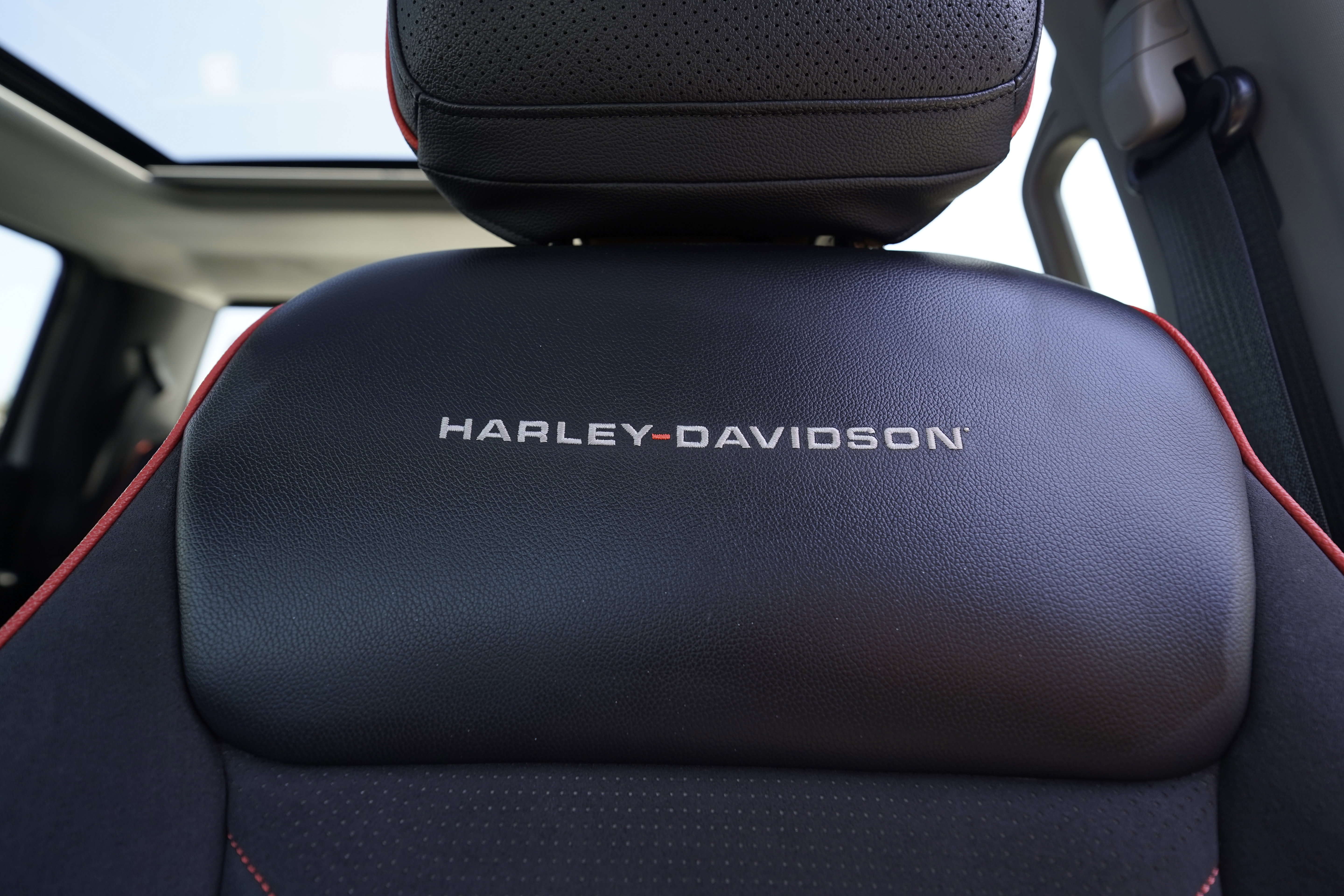 Used 2023 Ford F250 Lariat w/ Lariat Ultimate Package image 9