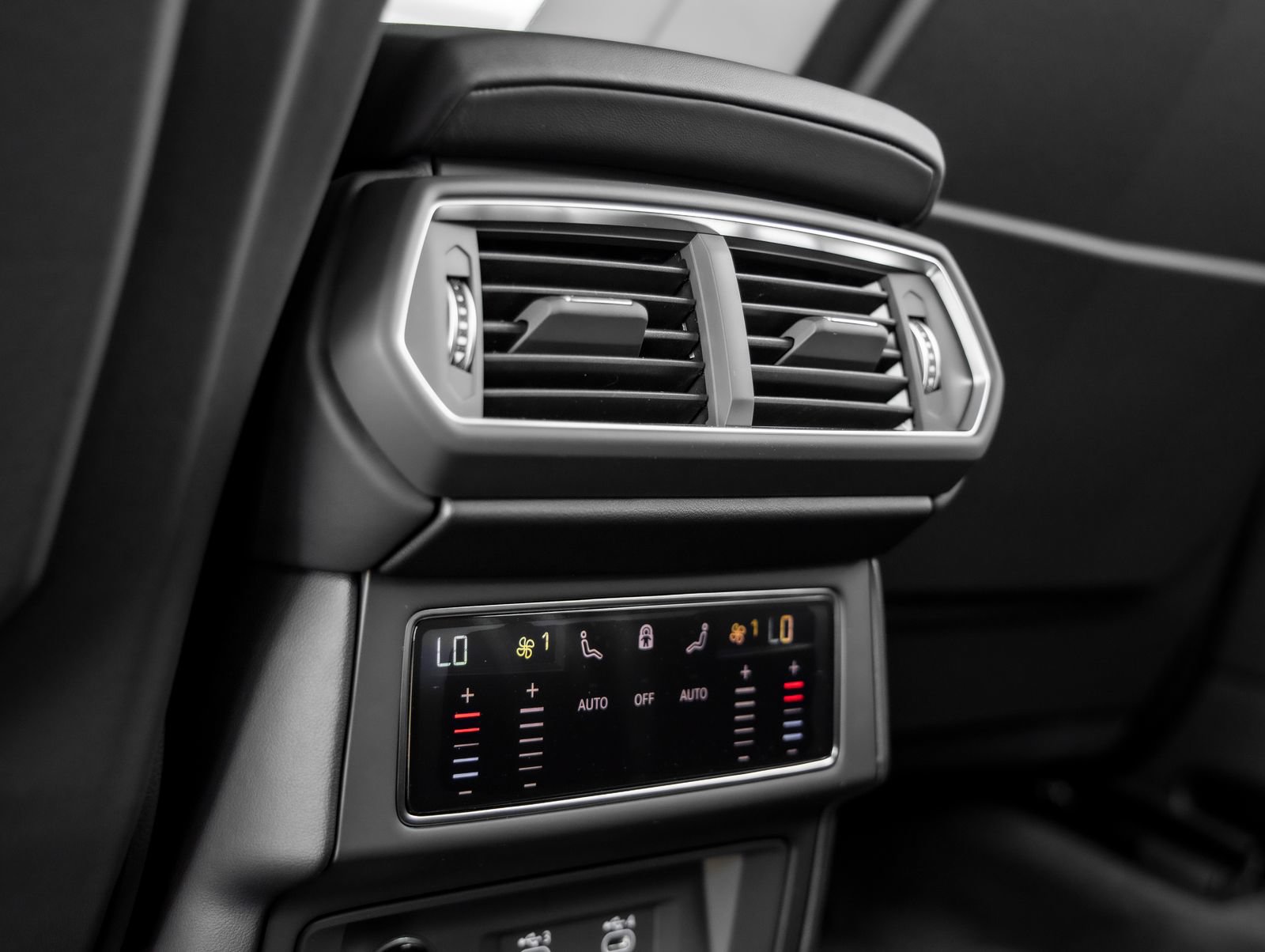 Used 2024 Lamborghini Urus S AWD/4WD image 43