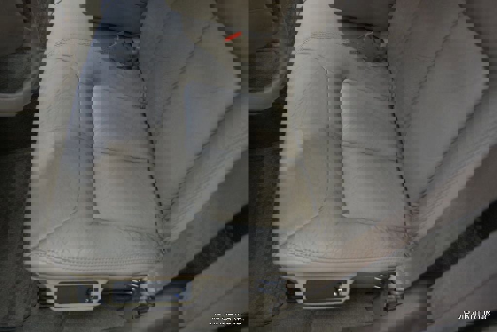 Used 1997 Cadillac De Ville D'Elegance w/ Safety/Security Pkg FWD image 21