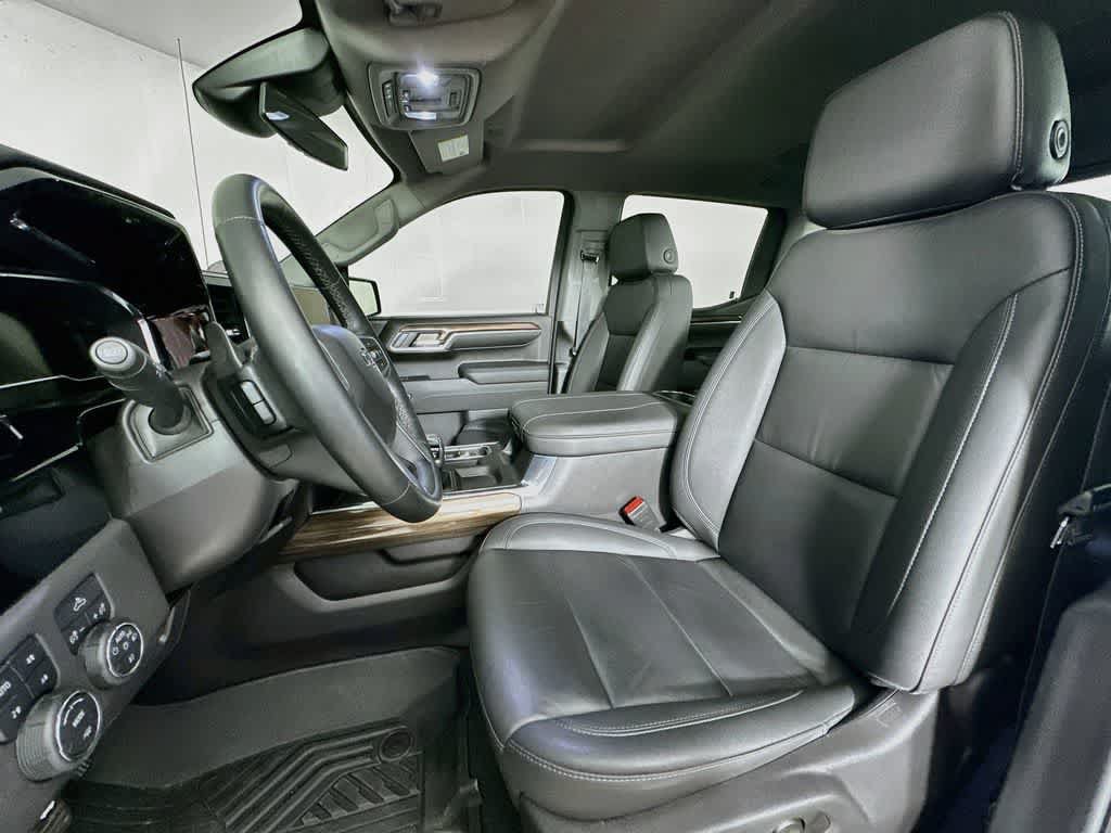 Used 2024 Chevrolet Silverado 1500 LT Trail Boss w/ Convenience Package II AWD/4WD image 12