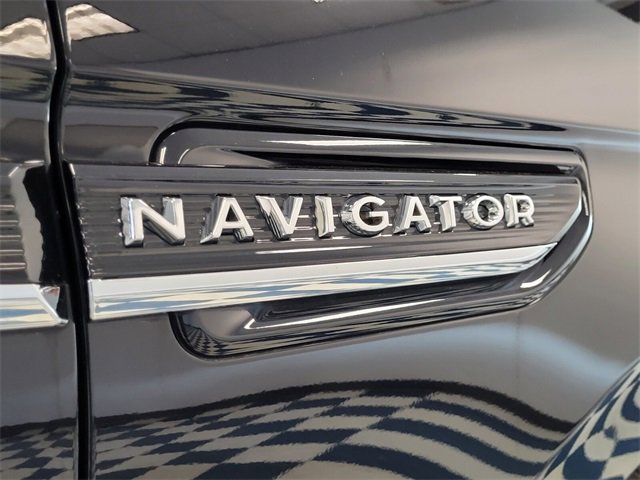 Used 2024 Lincoln Navigator Black Label image 9