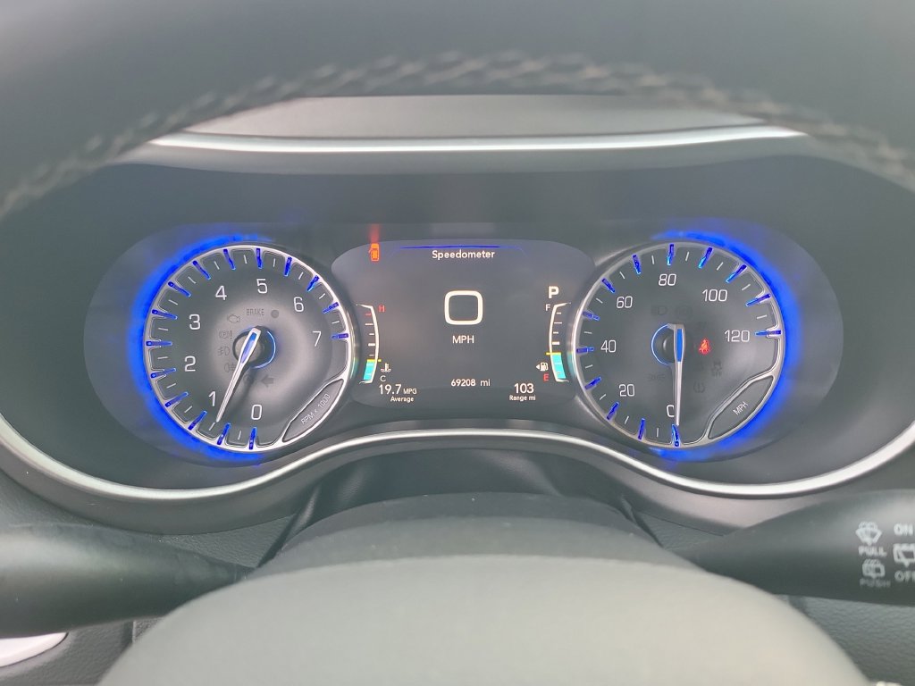Used 2024 Chrysler Pacifica Touring-L FWD image 29
