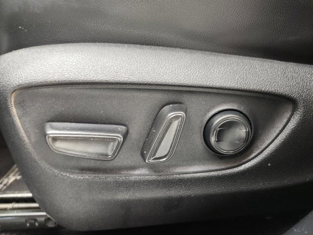 Used 2023 Toyota Highlander XSE FWD image 14