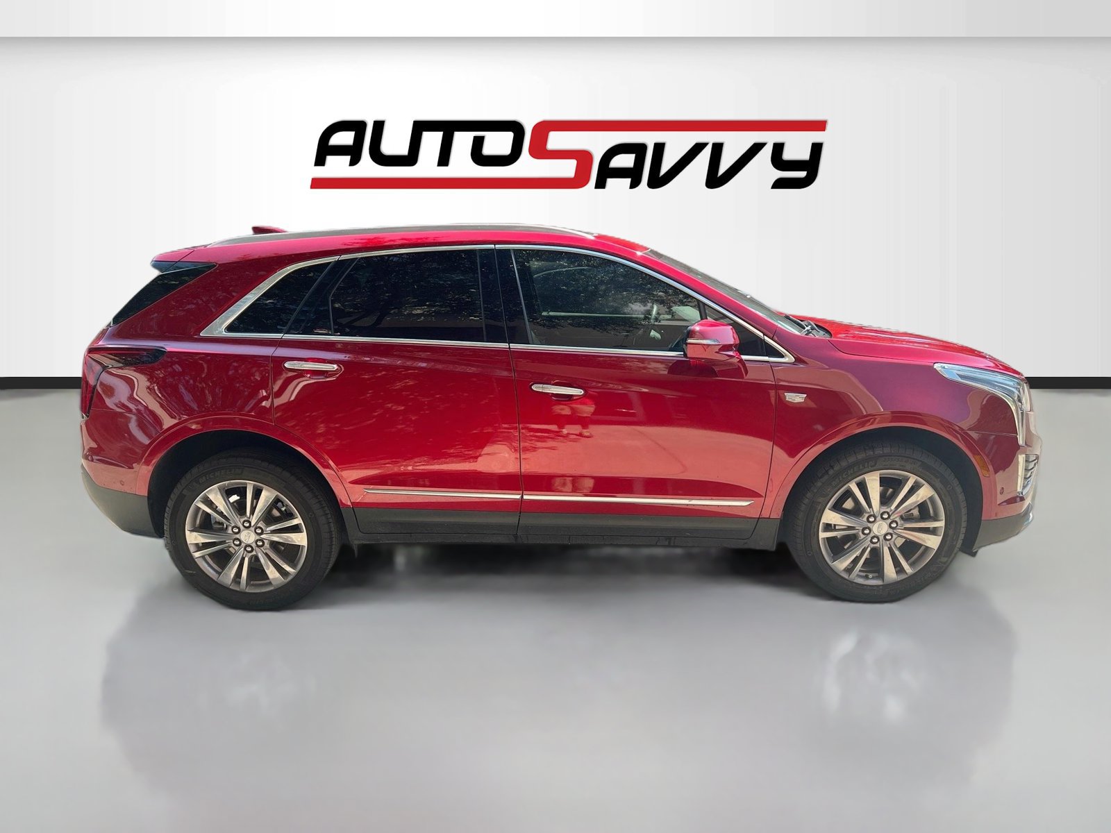Used 2025 Cadillac XT5 Premium Luxury w/ Technology Package FWD image 8