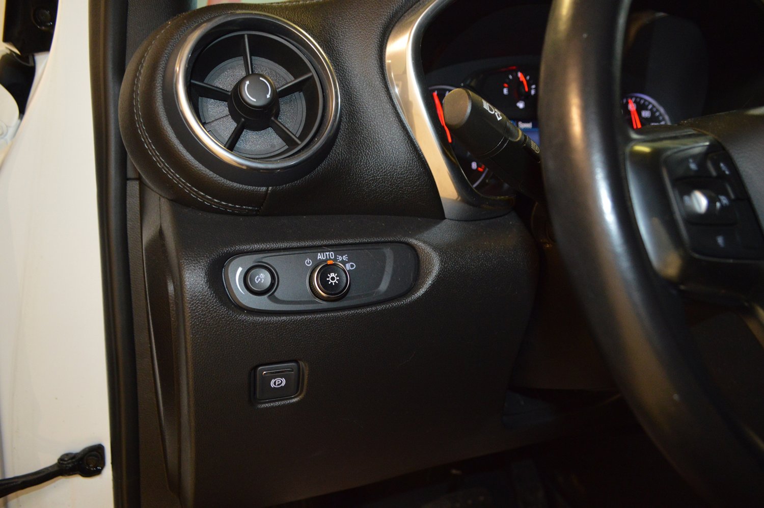 Used 2021 Chevrolet Blazer LT w/ Redline Edition FWD image 16