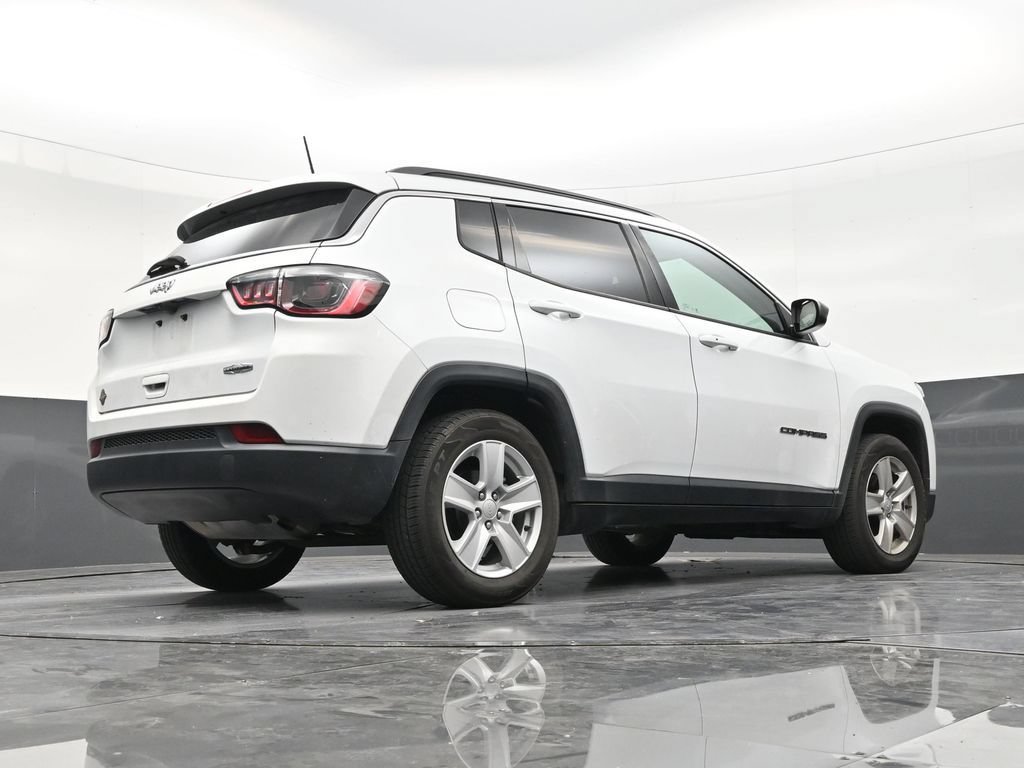 Used 2022 Jeep Compass Latitude FWD image 24
