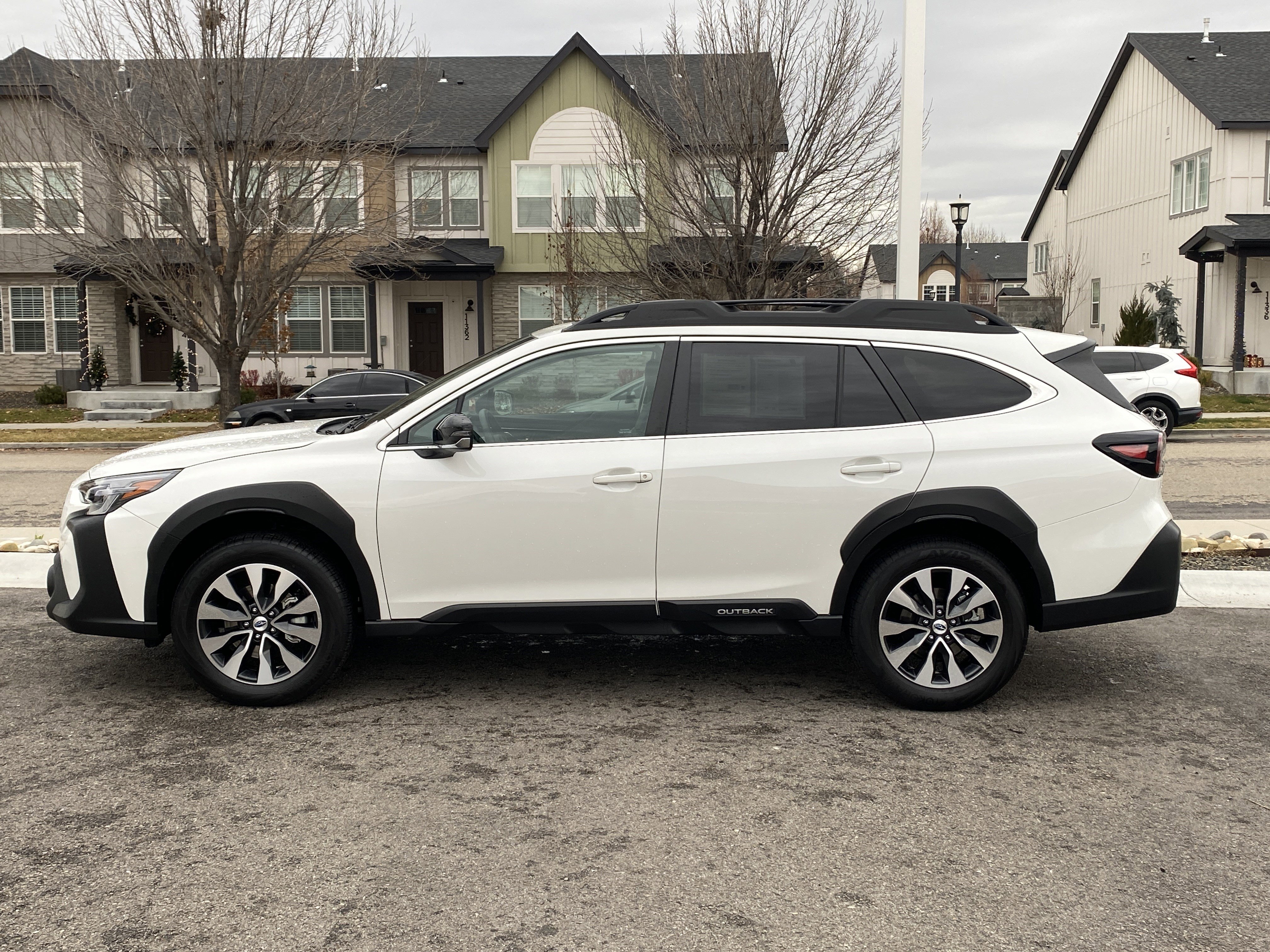 Used 2025 Subaru Outback Limited image 3