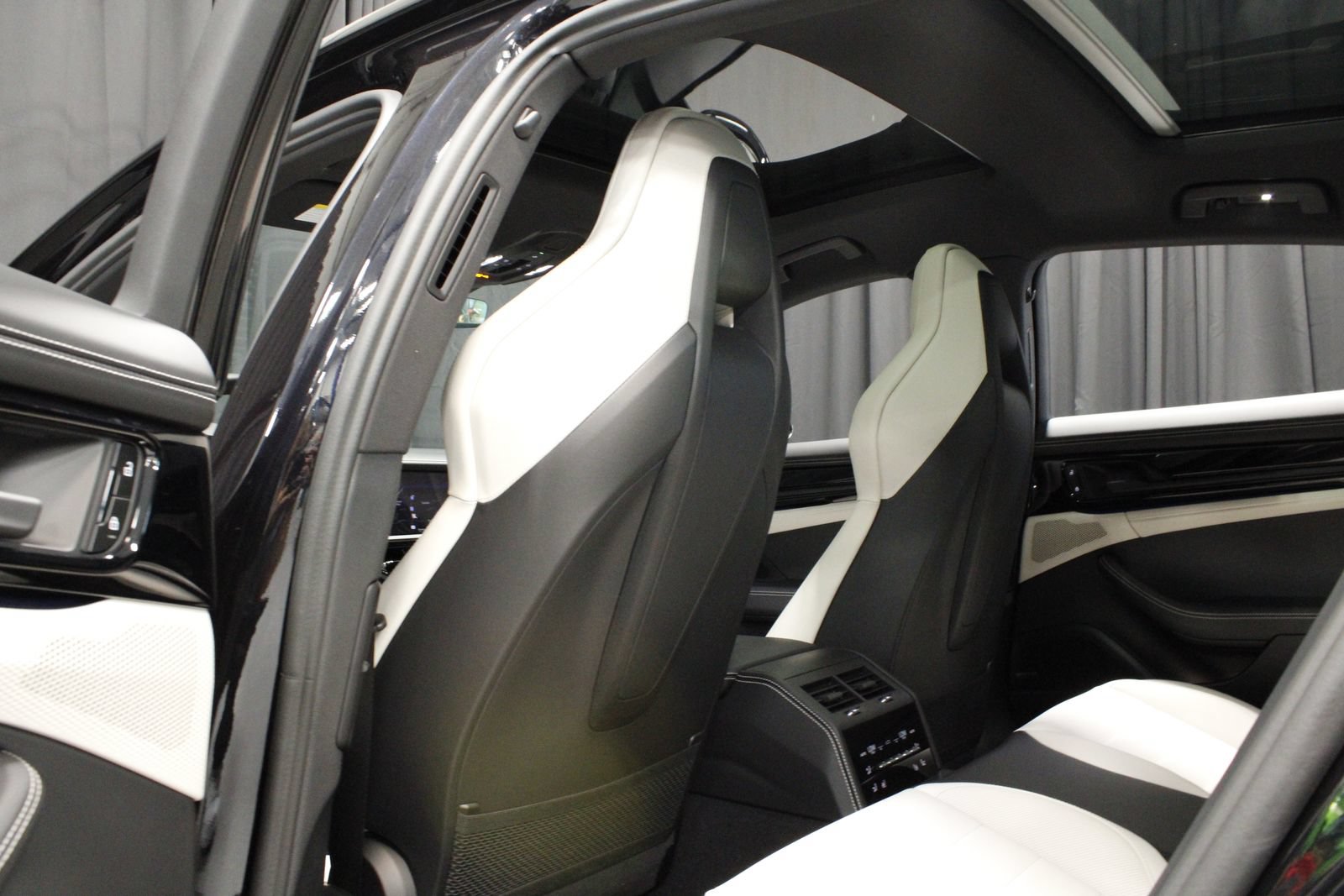 New 2026 Porsche Panamera 4 AWD/4WD image 20
