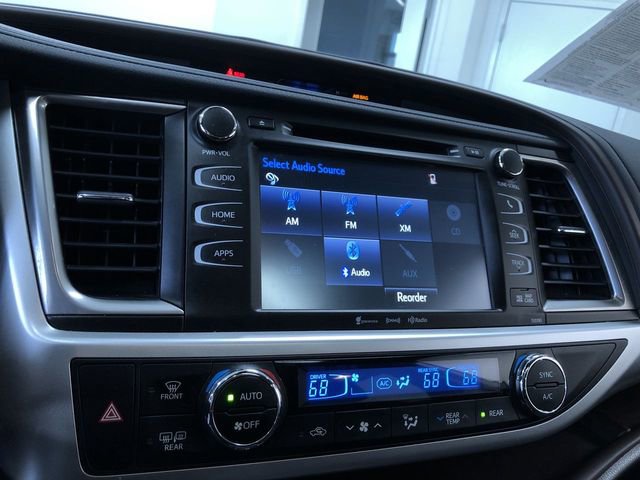 Used 2019 Toyota Highlander XLE AWD/4WD image 31