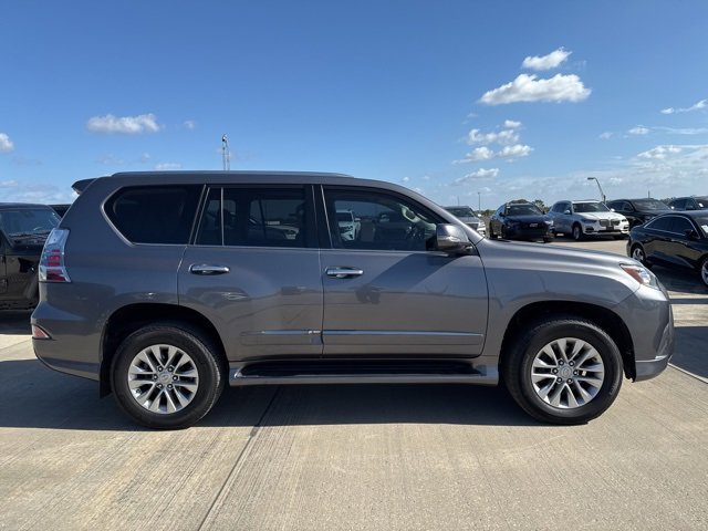 Used 2017 Lexus GX 460 image 2