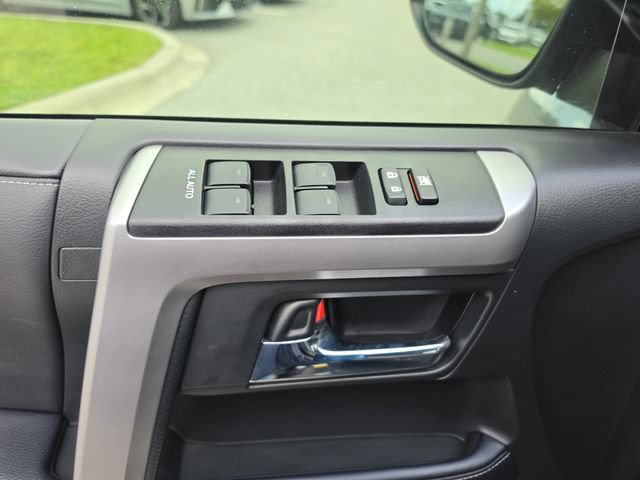 Used 2022 Toyota 4Runner SR5 Premium w/ Moonroof Package RWD image 18