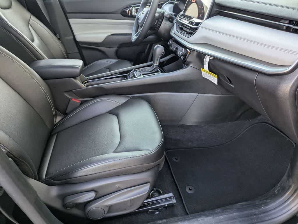 Used 2025 Jeep Compass Limited w/ Sun & Sound Group AWD/4WD image 22