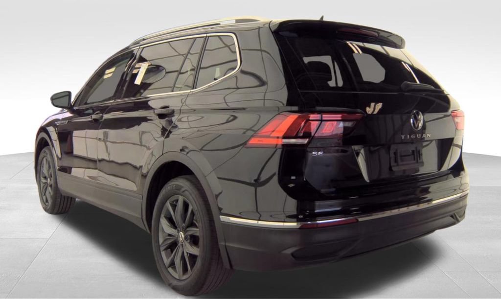 Used 2023 Volkswagen Tiguan SE FWD image 6