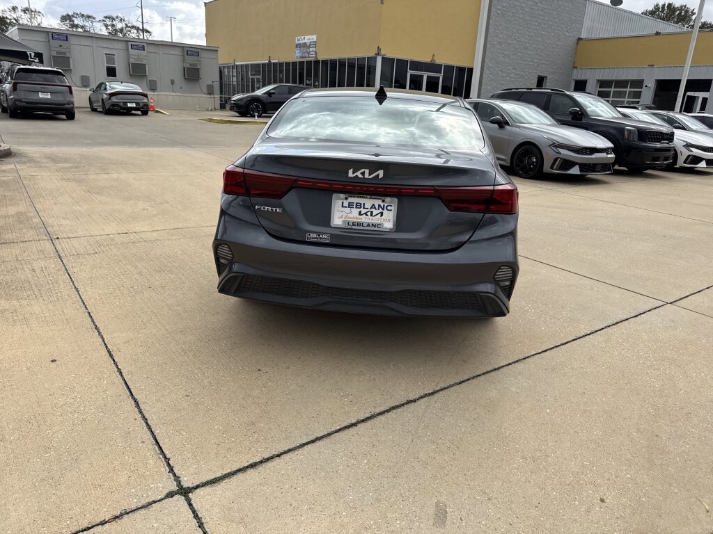 Certified 2024 Kia Forte LXS w/ LXS Technology Package FWD image 17