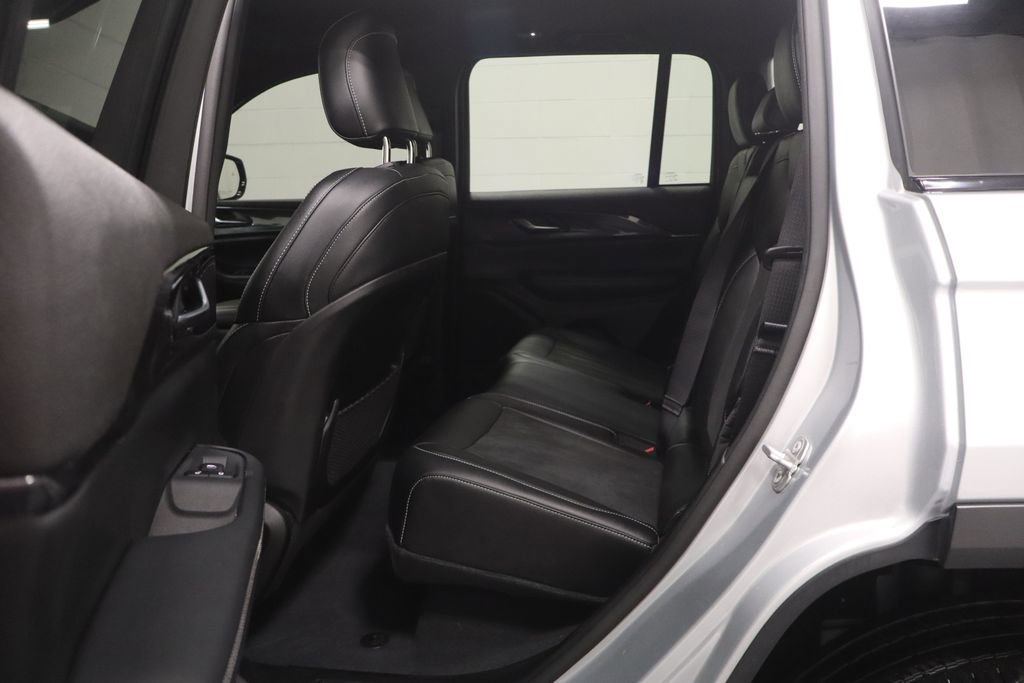 Certified 2023 Jeep Grand Cherokee Altitude image 13