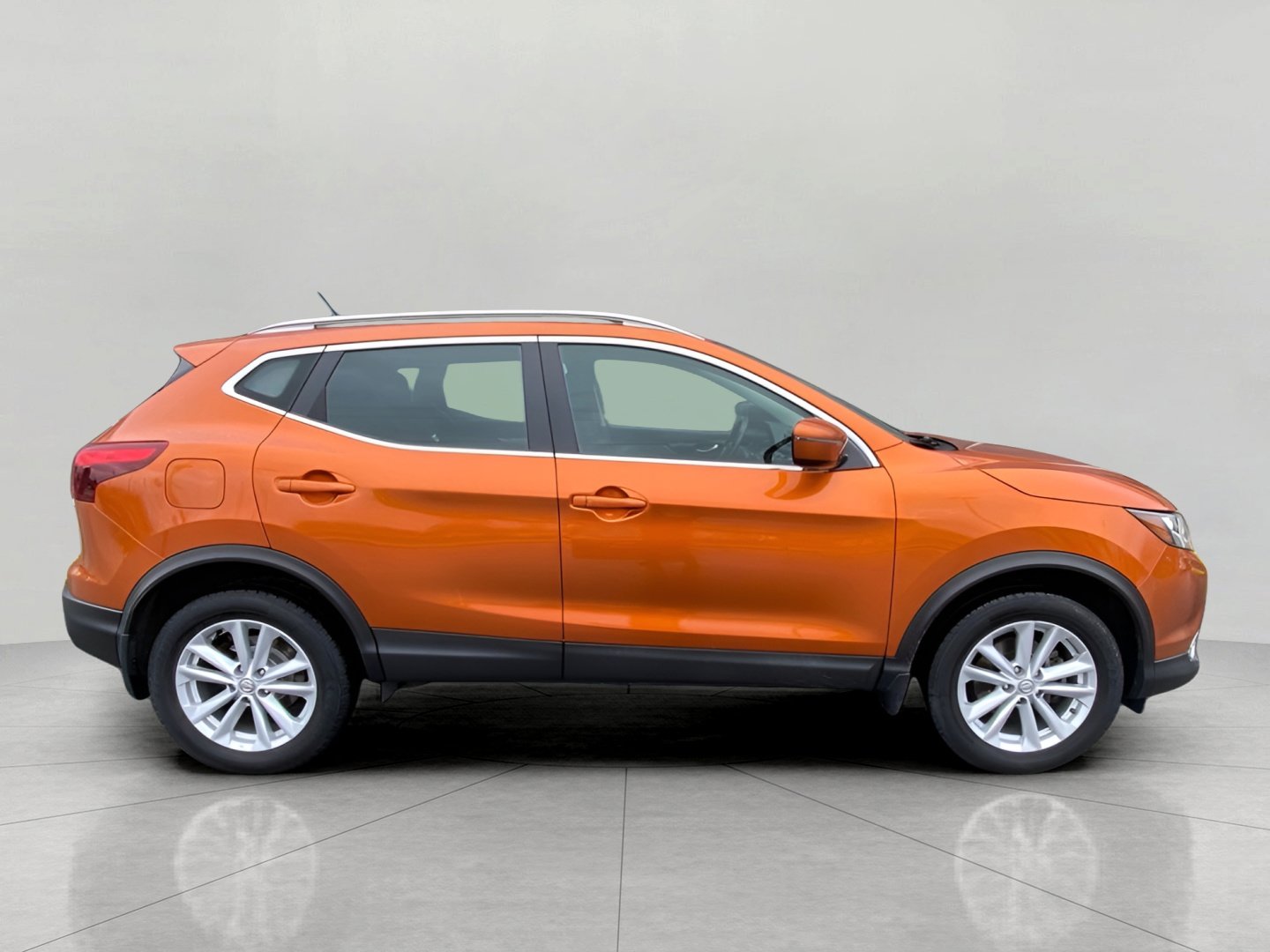 Used 2017 Nissan Rogue Sport SV w/ SV All-Weather Package AWD/4WD image 11