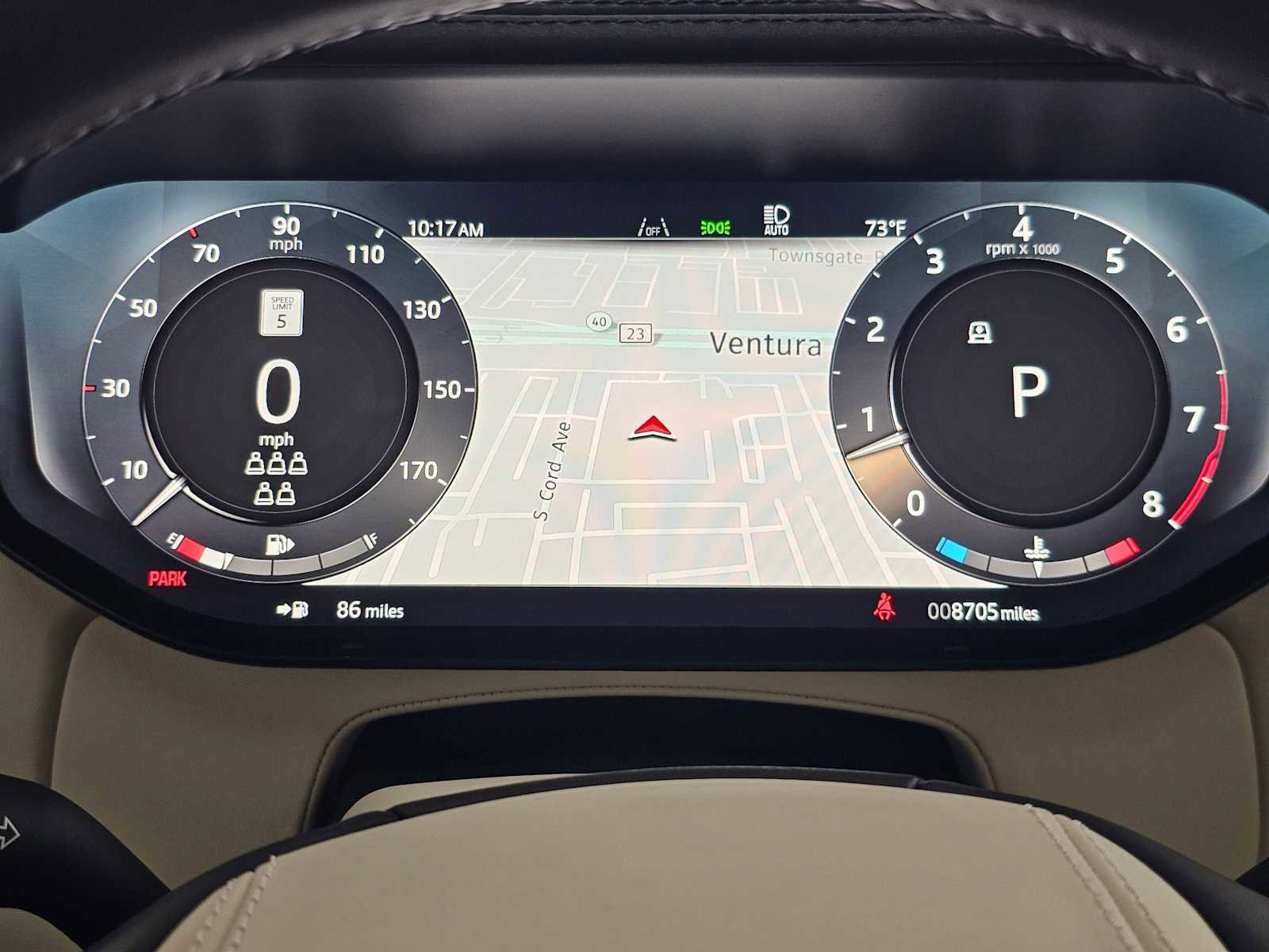 Used 2024 Land Rover Range Rover Long Wheelbase SE image 24