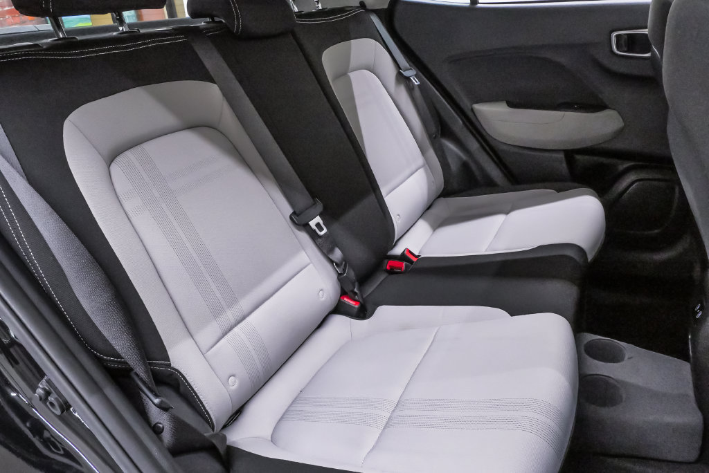 Certified 2024 Hyundai Venue SEL FWD image 12