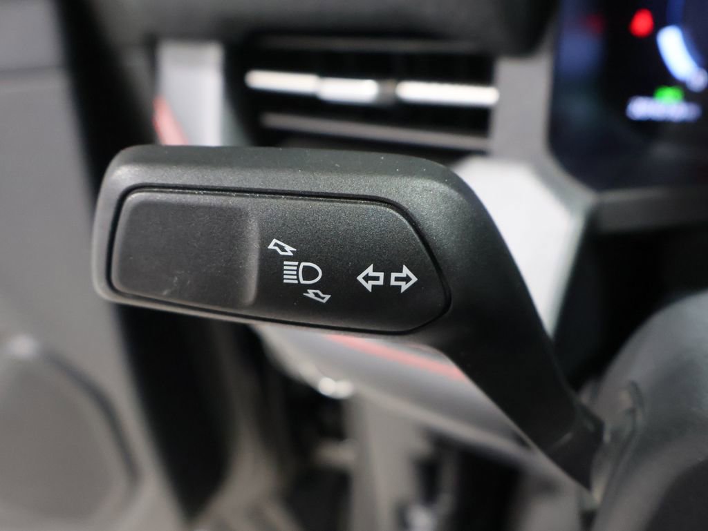 Used 2025 Ford Explorer ST-Line w/ ST-Line Street Pack image 39