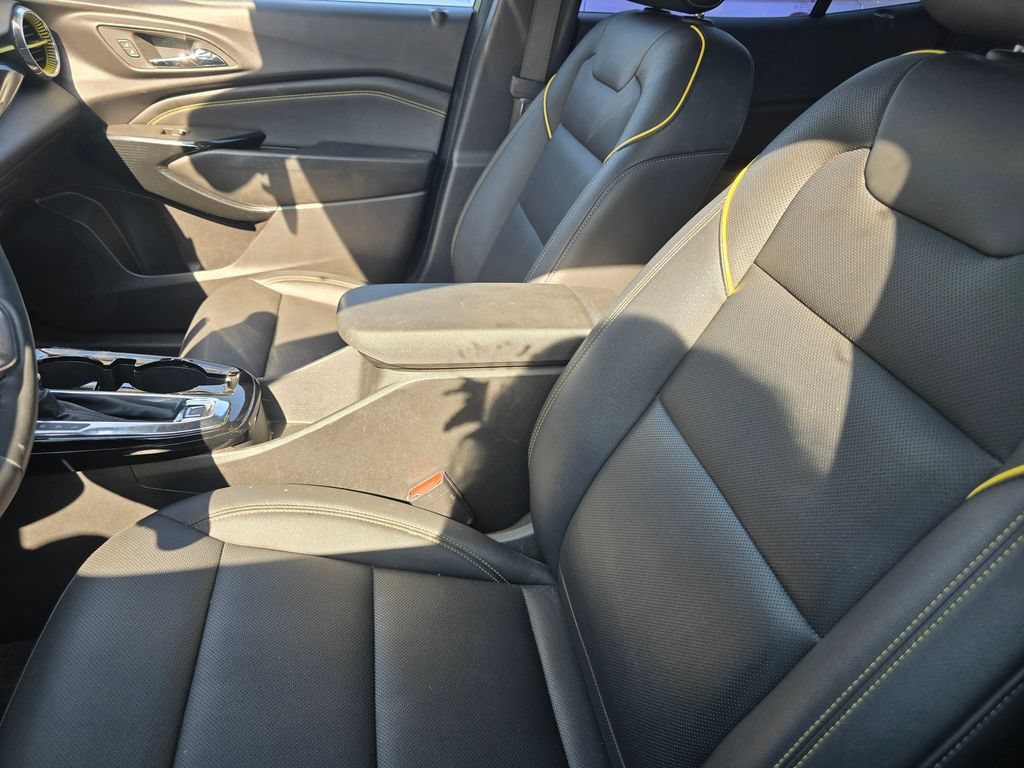 Used 2025 Chevrolet Trax ACTIV w/ Driver Confidence Package FWD image 19