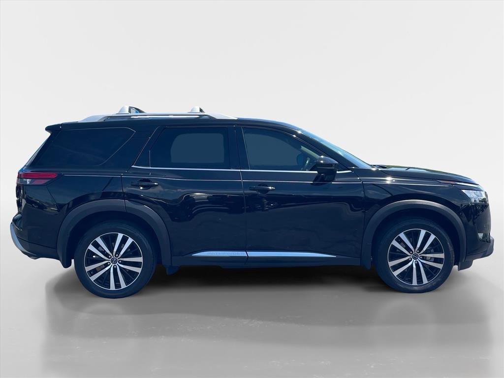 Used 2024 Nissan Pathfinder Platinum w/ Cargo Package AWD/4WD image 8