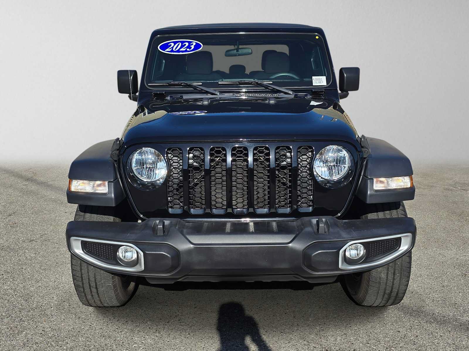 Used 2023 Jeep Gladiator Sport AWD/4WD image 8