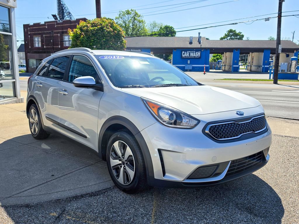 Used 2017 Kia Niro LX FWD image 7